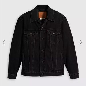 MOVING SALE | NWT Men’s Levi’s Relaxed Fit Trucker Jacket In Black, Size Medium